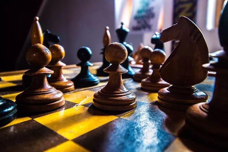 国际象棋动画片丨《弃子》 国际象棋动画片丨《弃子》