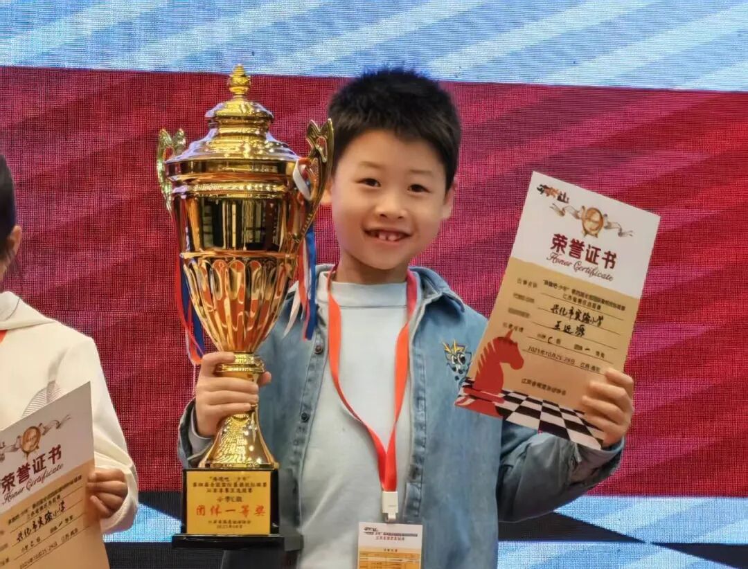 wxsync-2026-03-770b26fd31e2210f92b887be9a61b57e.jpeg 家长众说“李杯”:乐见孩子成长 期待走得更远