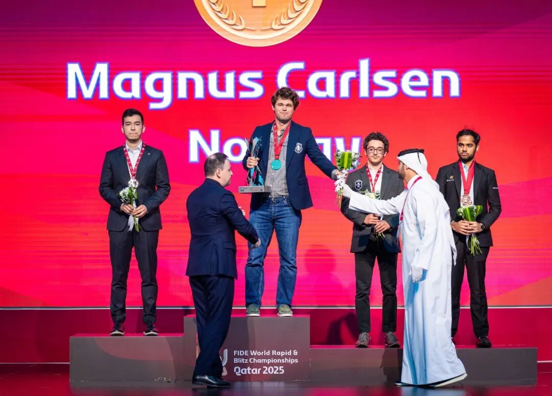 中级课堂：2025年FIDE世界超快棋赛跟卡尔森学走西班牙开局和残局技巧获世界冠军